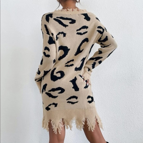 Plus Size V Neck Leopard Pattern Distressed Sweater Dress Without Belt - Picture 5 of 16